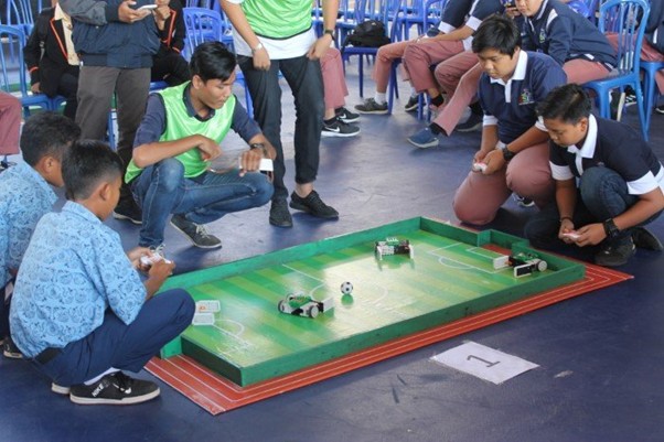 Mengenal Dunia Robotik: Apa Saja yang Dipelajari di Ekskul Ini?