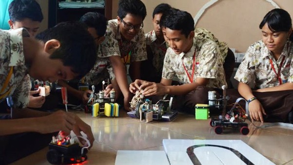 Manfaat Ikut Ekskul Robotik: Bukan Cuma Bisa Bikin Robot!